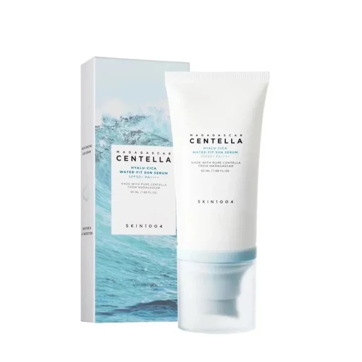 ضدآفتاب کرمی بی‌رنگ اسکین مدل سنتلا SKIN1004 Madagascar Centella Hyalu-Cica Water-Fit Sun Serum SPF50+ PA++++ | ضدآفتاب آبرسان و محافظ پوست | بافت سبک و بدون سفیدی روی پوست | مناسب استفاده روزانه